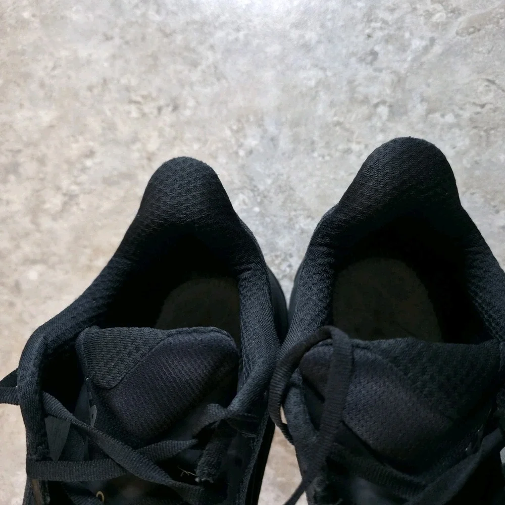 Hoka One One Clifton 9 Gore-Tex Mens 14 D Triple Black Waterproof *No Insoles*